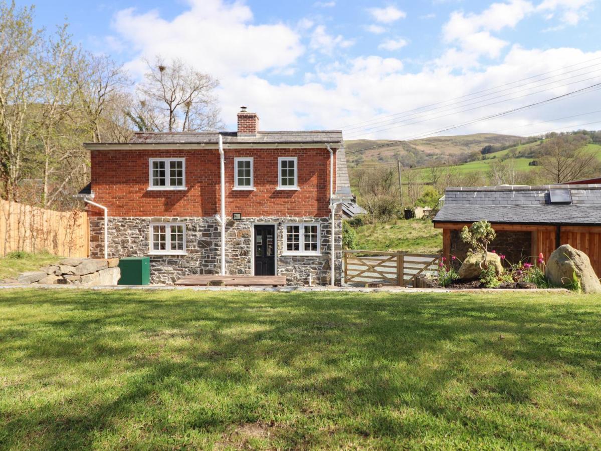 Tan Y Capel Villa Llanbrynmair Exterior photo